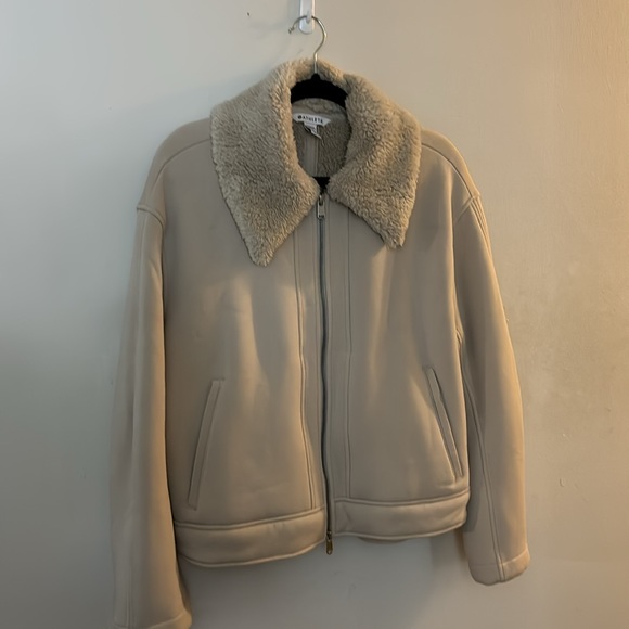 NWOT ATHLETA WESTBOUND SHERPA JACKET - Picture 13 of 16